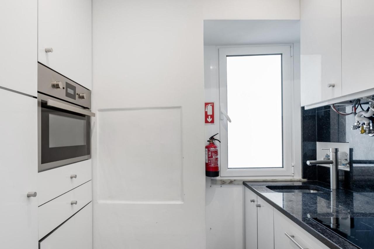Avenida Da Liberdade Area, Bright And Newly Renovated 2 Bedroom Apartment, Lisbon Historical Center Экстерьер фото